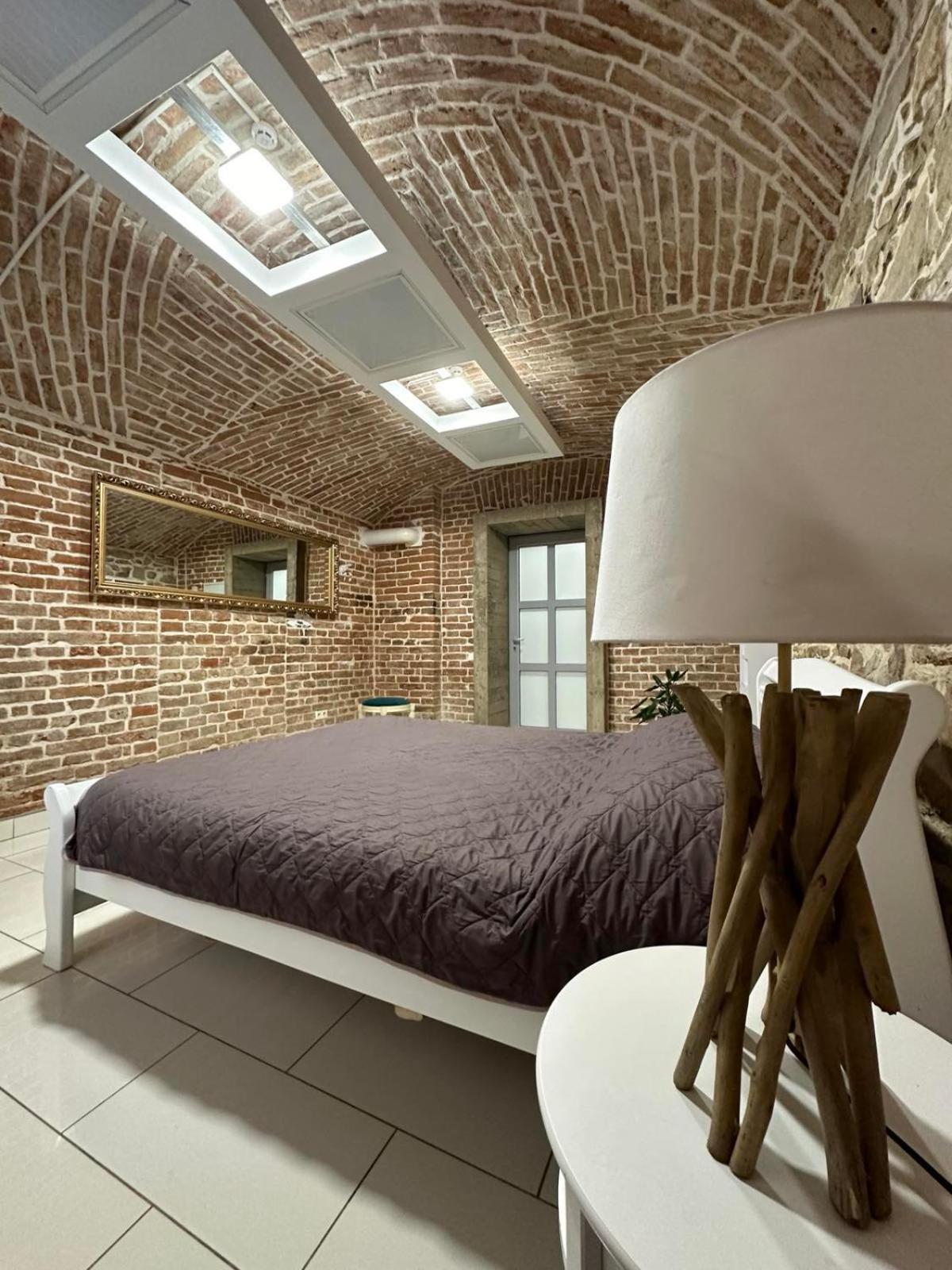 2Х Кім-Й Loft На Площі Філармонії By Willox Apartman Csernyivci Kültér fotó